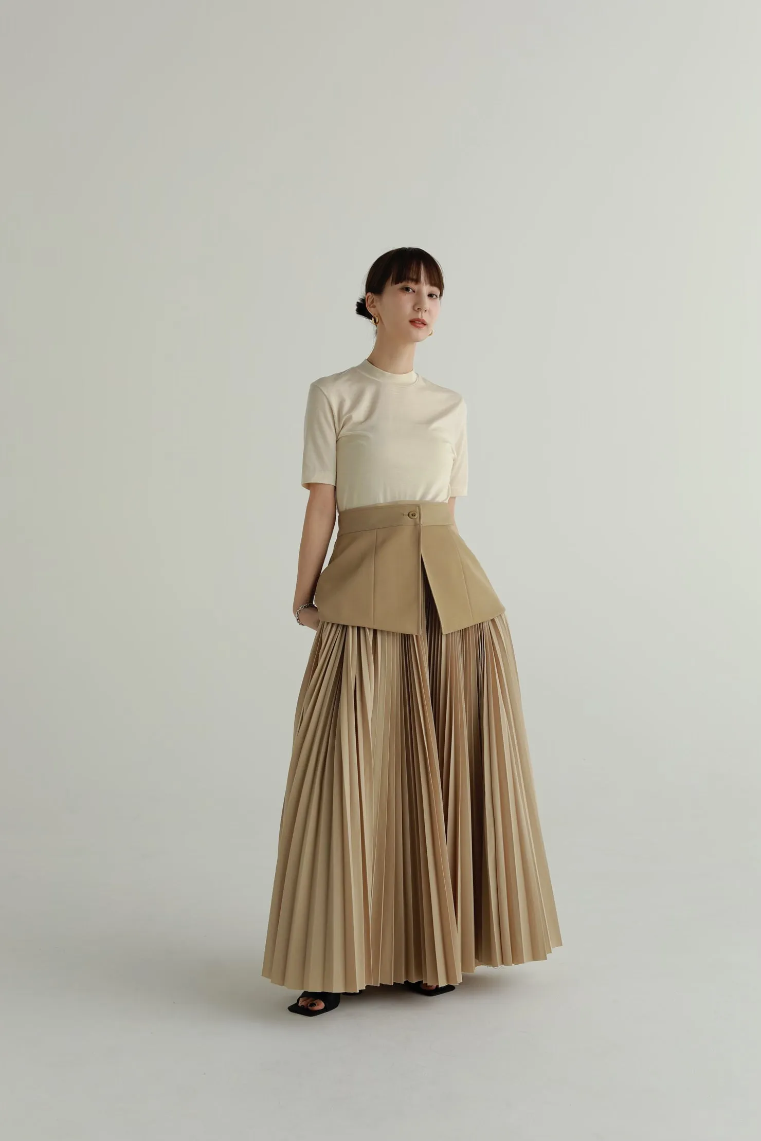 accordion pleats skirt