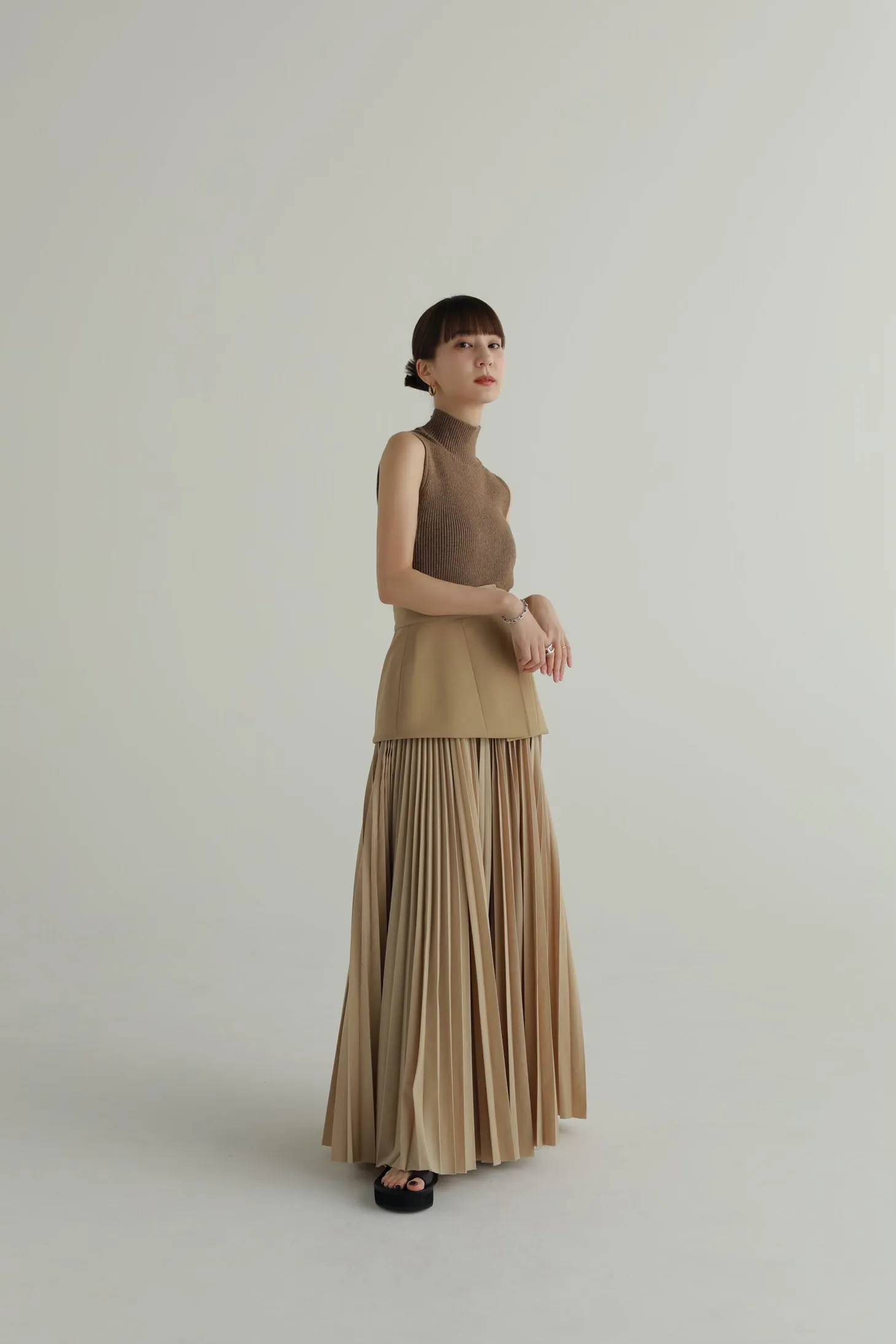 accordion pleats skirt
