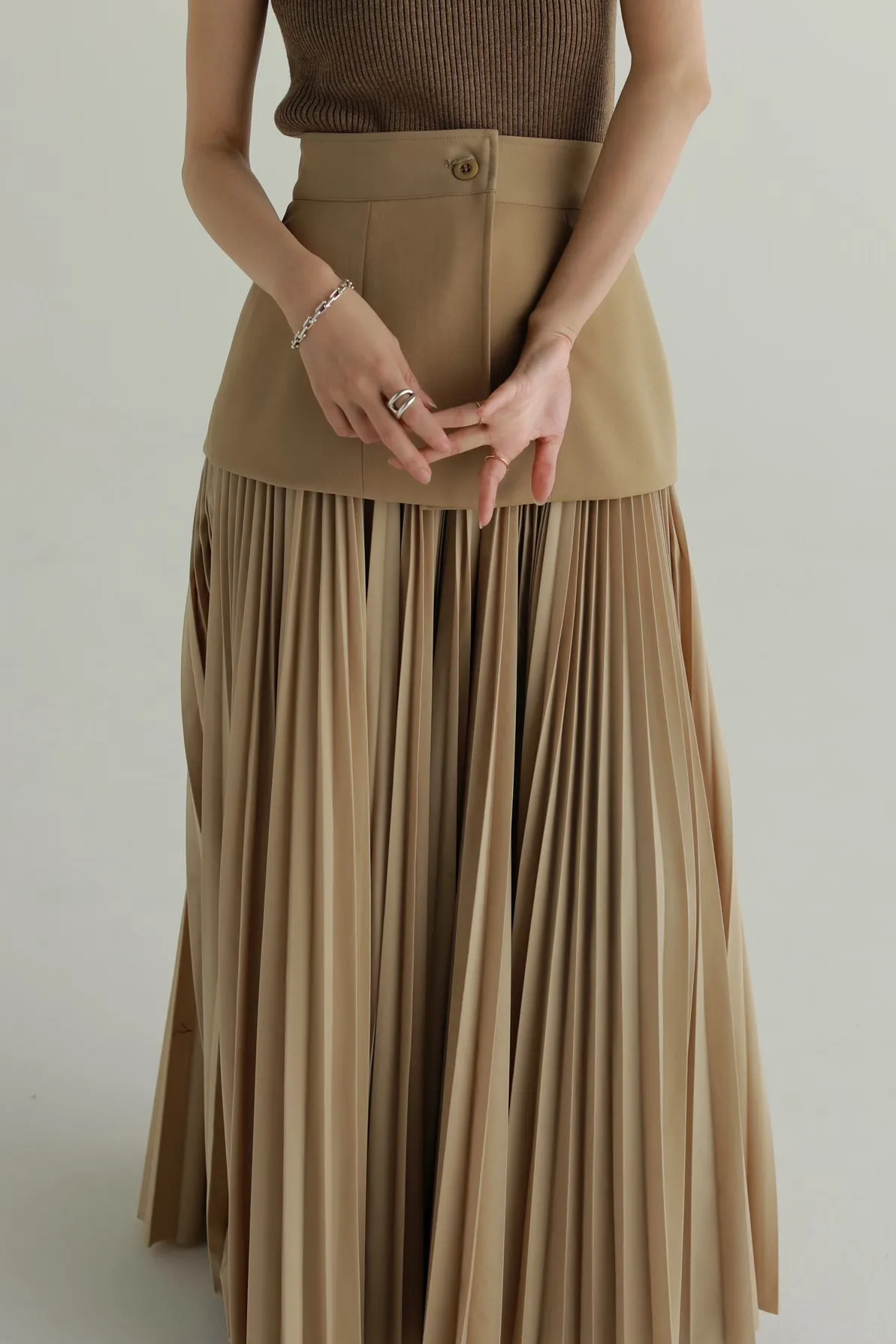 accordion pleats skirt