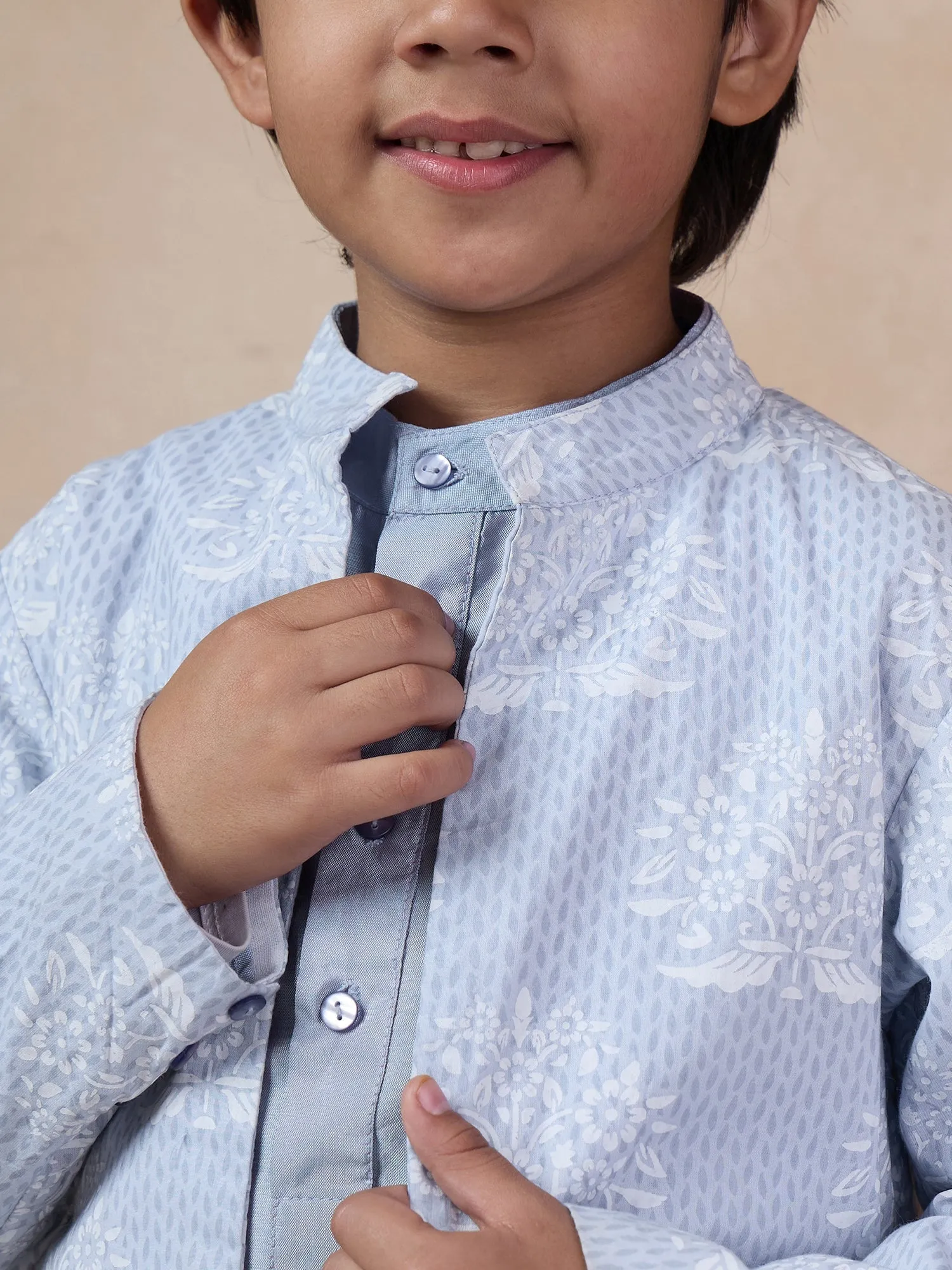 Boys Mandarin Collar Long Sleeves Straight Kurta With Pyjamas Jacket