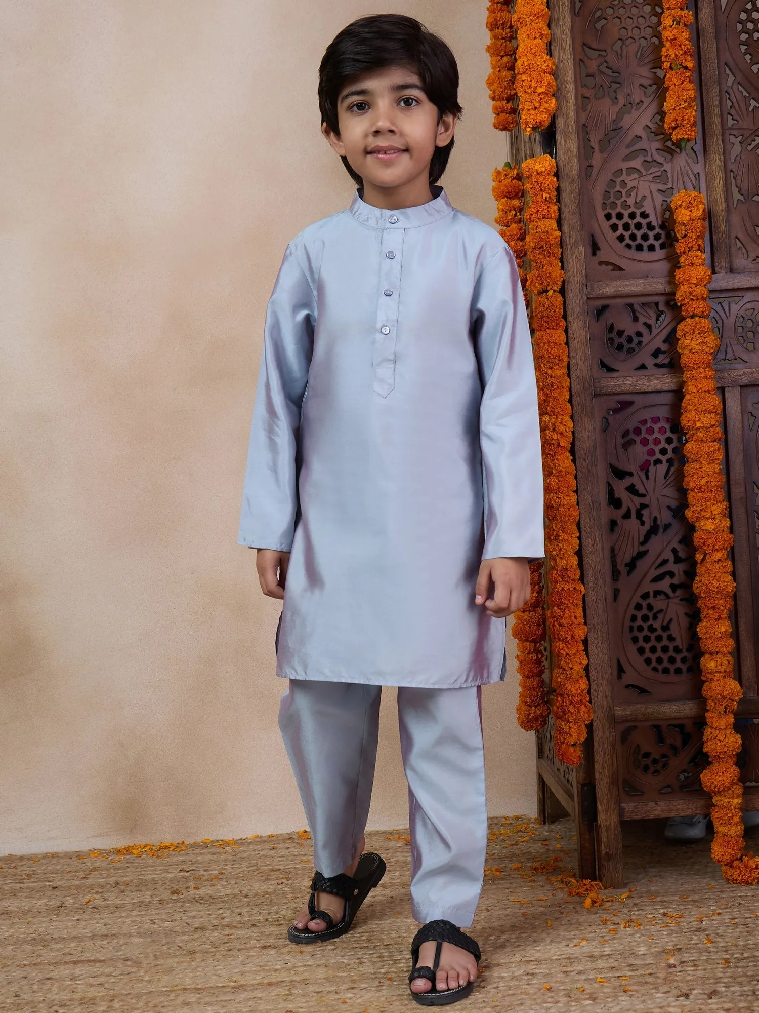 Boys Mandarin Collar Long Sleeves Straight Kurta With Pyjamas Jacket